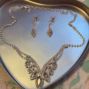 earring and necklace set